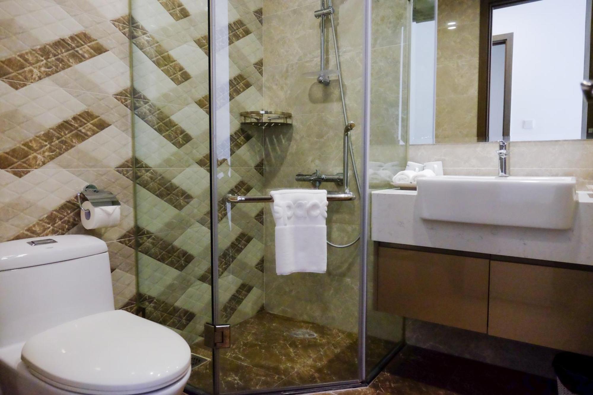 Aspaces Serviced Apartments - Vinhomes West Point Ханой Екстериор снимка