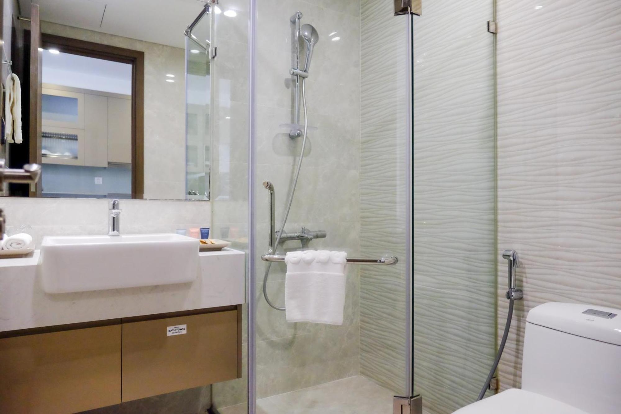 Aspaces Serviced Apartments - Vinhomes West Point Ханой Екстериор снимка