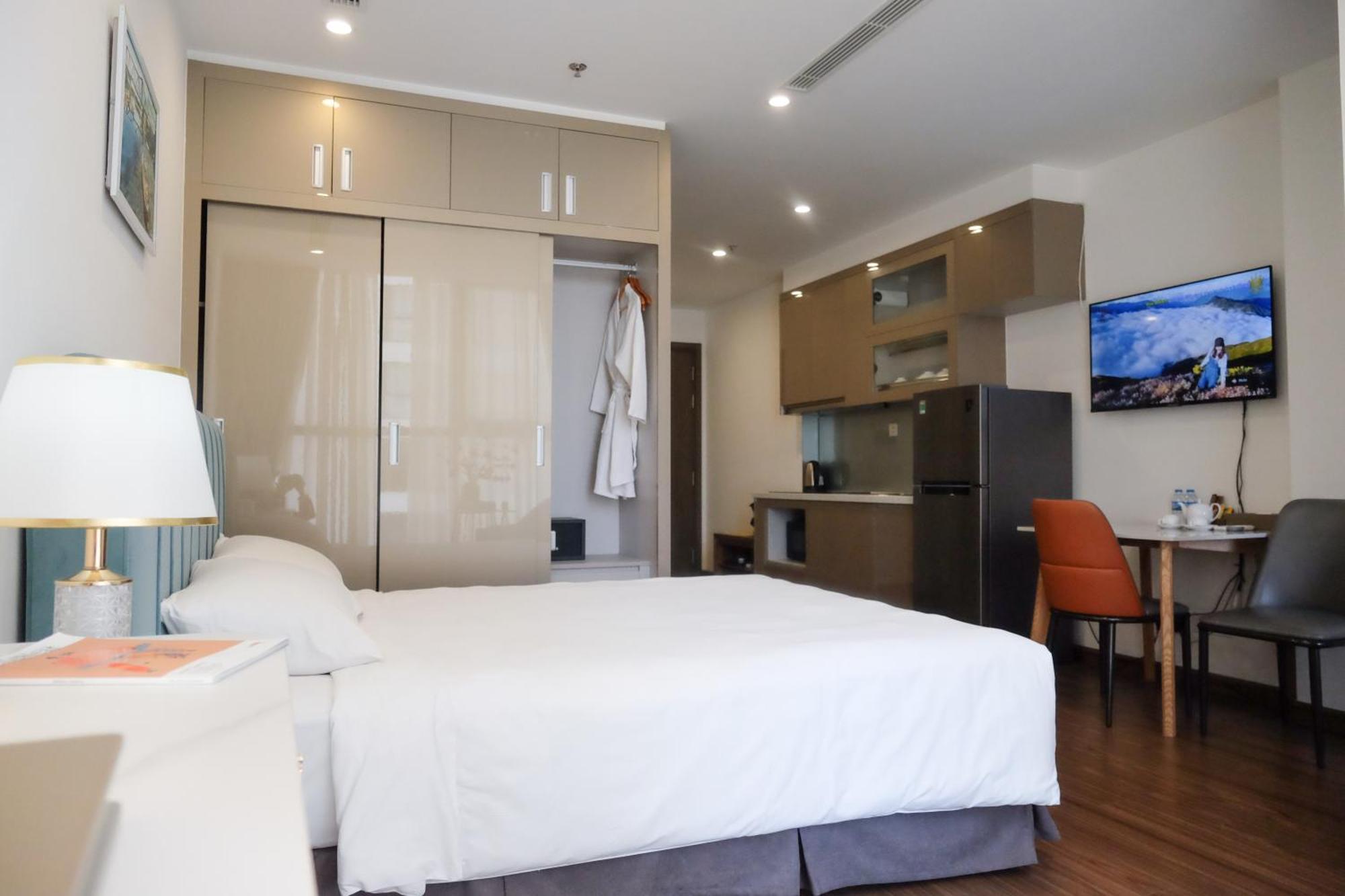 Aspaces Serviced Apartments - Vinhomes West Point Ханой Екстериор снимка